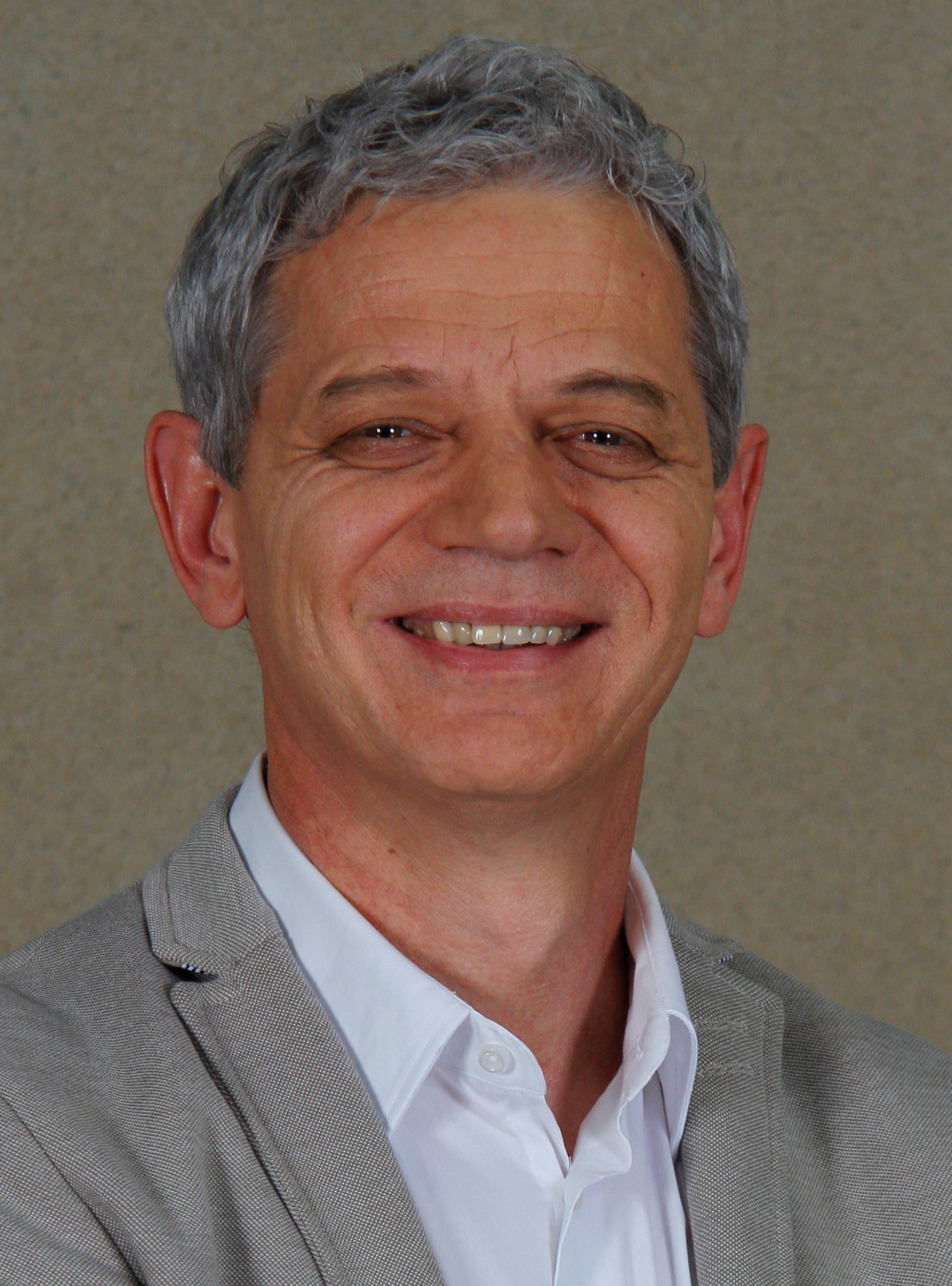 Antonio carlos perpetuo perfil